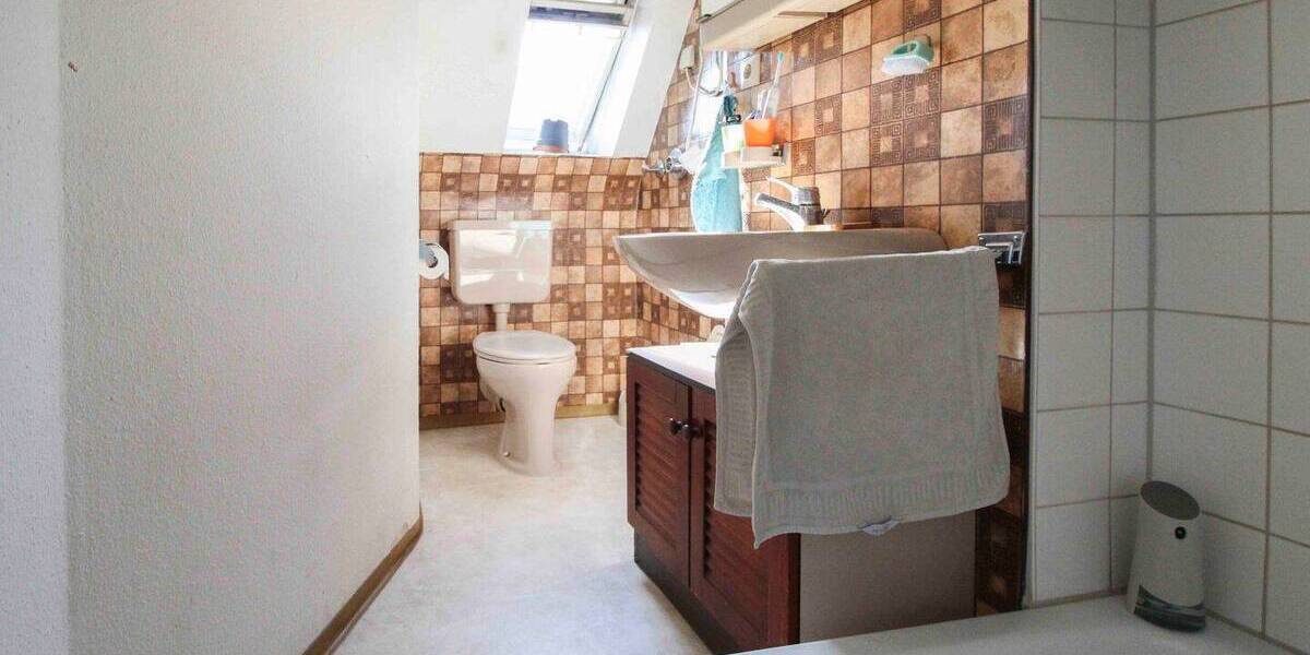 Mehrfamilienhaus, Wohnhaus Stuttgart Heumaden - 9 Zimmer, 398.000&euro; | Angebot:25958075