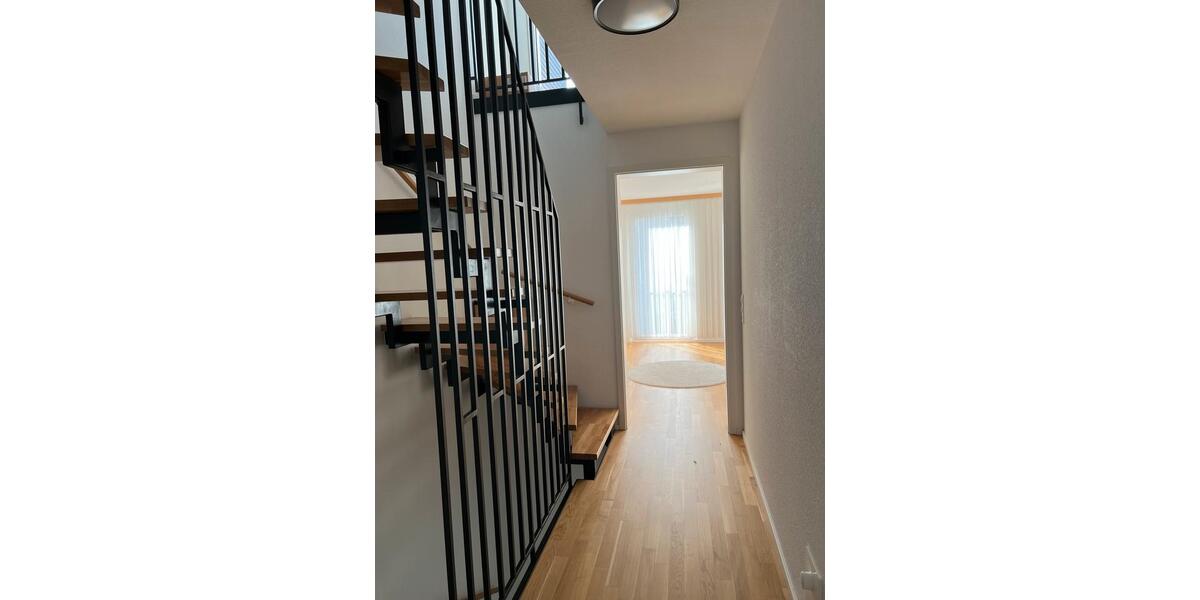 Etagenwohnung Esslingen am Neckar Brühl - 5 Zimmer, 127 m&sup2;, 2.500&euro; | Angebot:25292623