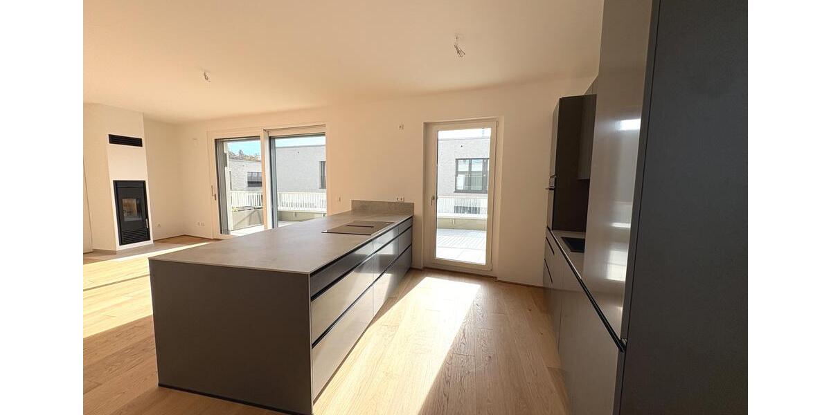 Dachgeschoßwohnung Leonberg - 4 Zimmer, 121 m&sup2;, 2.484&euro; | Angebot:23712507