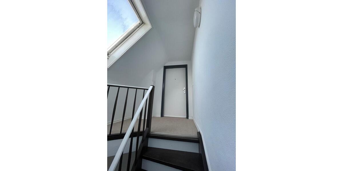 Dachgeschoßwohnung Stuttgart Bad Cannstatt - 2 Zimmer, 46 m&sup2;, 900&euro; | Angebot:24919549