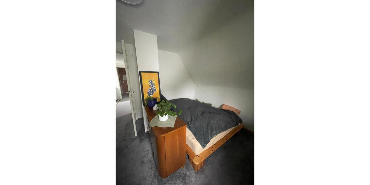 Dachgeschoßwohnung Stuttgart Vaihingen - 2 Zimmer, 35 m&sup2;, 500&euro; | Angebot:25900827