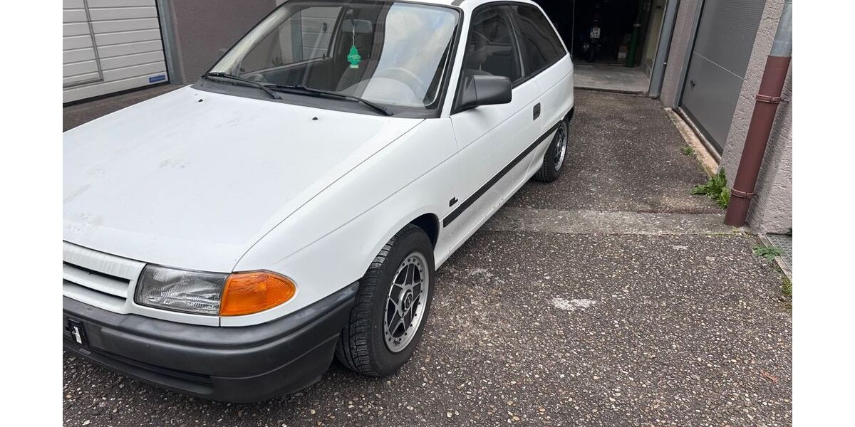 Opel Astra 208.085 km 3.000 &euro; Korb 71404