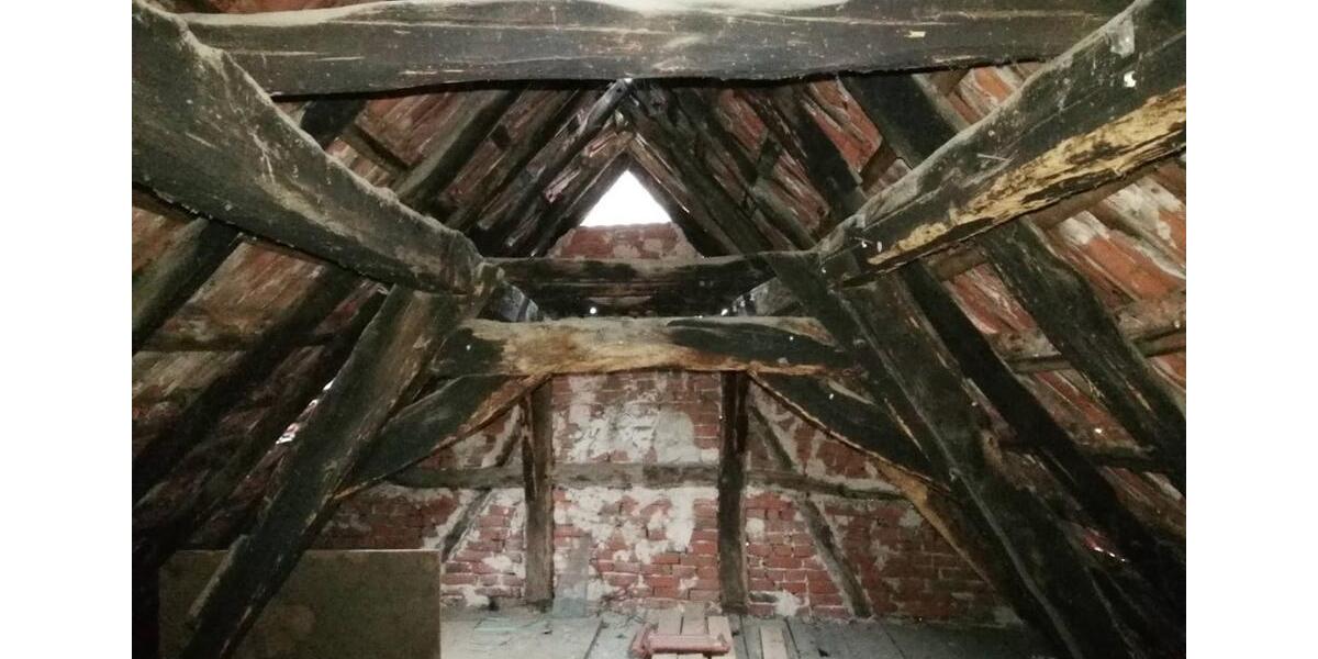 Einfamilienhaus Weinstadt - 9 Zimmer, 245.000&euro; | Angebot:21571963