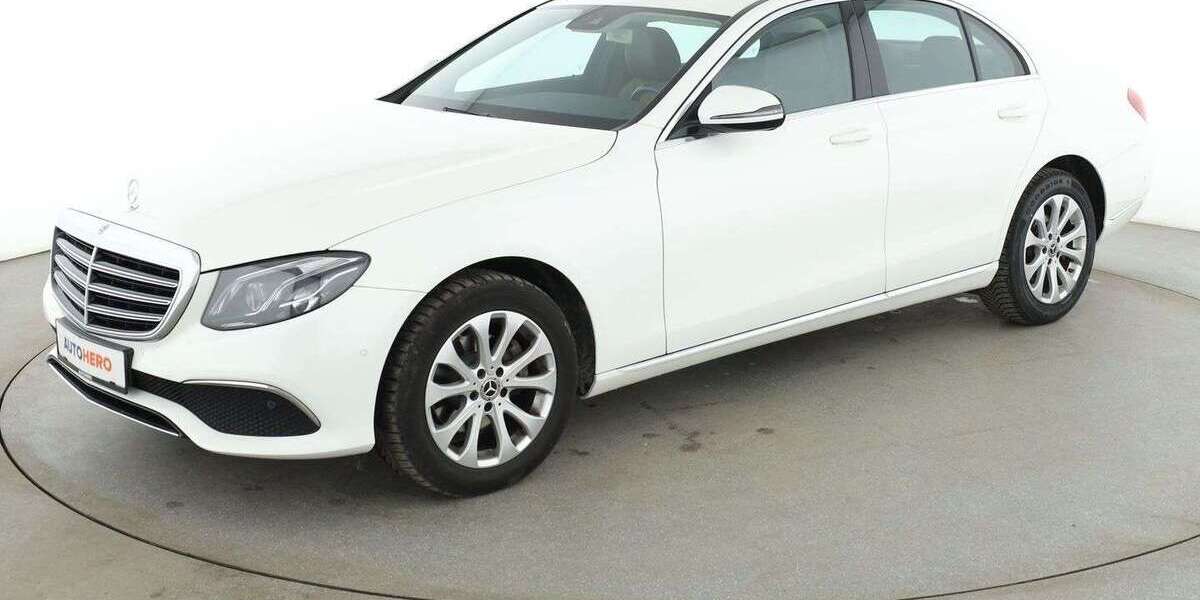 Mercedes-Benz E 220 82.772 km 28.560 &euro; Stuttgart 70195