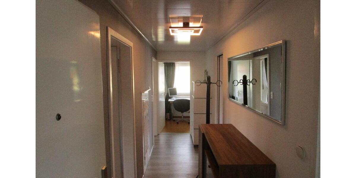 Dachgeschoßwohnung Ludwigsburg Eglosheim - 3 Zimmer, 71 m&sup2;, 1.400&euro; | Angebot:26577710