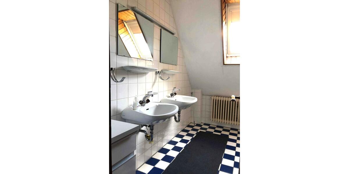 Dachgeschoßwohnung Steinheim an der Murr - 2.5 Zimmer, 72 m&sup2;, 690&euro; | Angebot:25944588