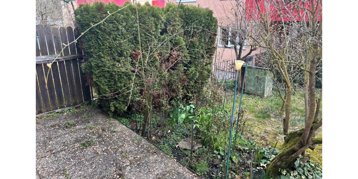 Reihenhaus Stuttgart Bad Cannstatt - 5 Zimmer, 140 m&sup2;, 3.000&euro; | Angebot:25294745