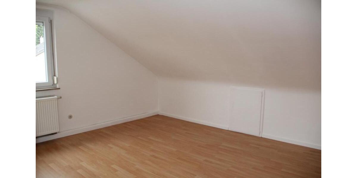 Dachgeschoßwohnung Esslingen am Neckar Hegensberg - 2 Zimmer, 50 m&sup2;, 700&euro; | Angebot:25392231