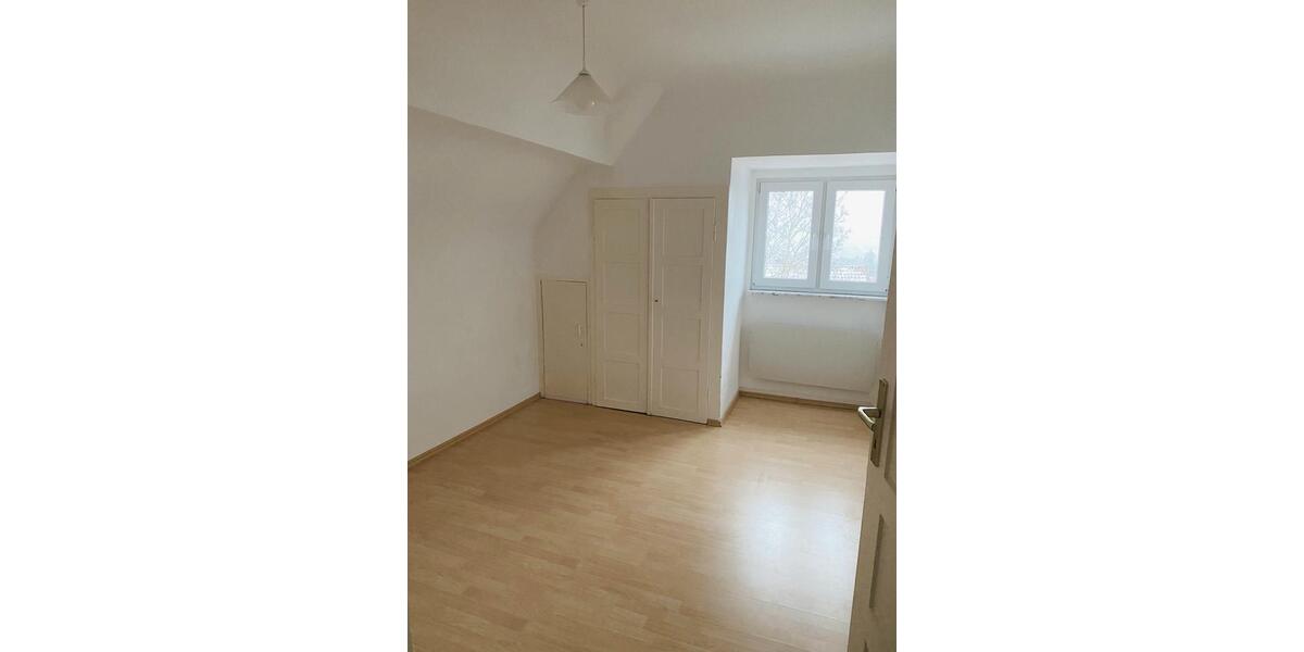 Dachgeschoßwohnung Stuttgart Stuttgart-Nord - 3 Zimmer, 45 m&sup2;, 825&euro; | Angebot:25830023