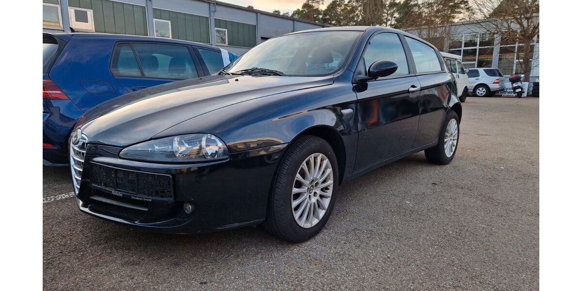 Alfa Romeo 147 99.665 km 3.100 &euro; Schönaich 71101