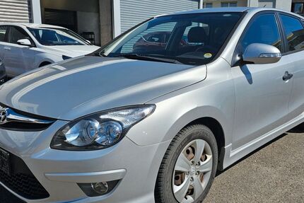 Hyundai i30 124.987 km 3.950 &euro; Leonberg 71229