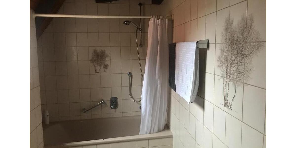 Dachgeschoßwohnung Ludwigsburg Hoheneck - 2.5 Zimmer, 70 m&sup2;, 289.000&euro; | Angebot:25606429