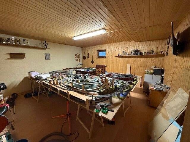 Einfamilienhaus Frickenhausen - 7 Zimmer, 210 m&sup2;, 649.000&euro; | Angebot:25696025