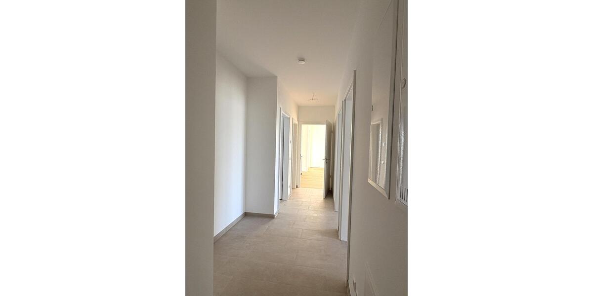 Dachgeschoßwohnung Leonberg - 3 Zimmer, 99 m&sup2;, 2.083&euro; | Angebot:23712851