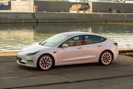 Tesla Model 3 79.572 km 23.900 &euro; Stuttgart 70176
