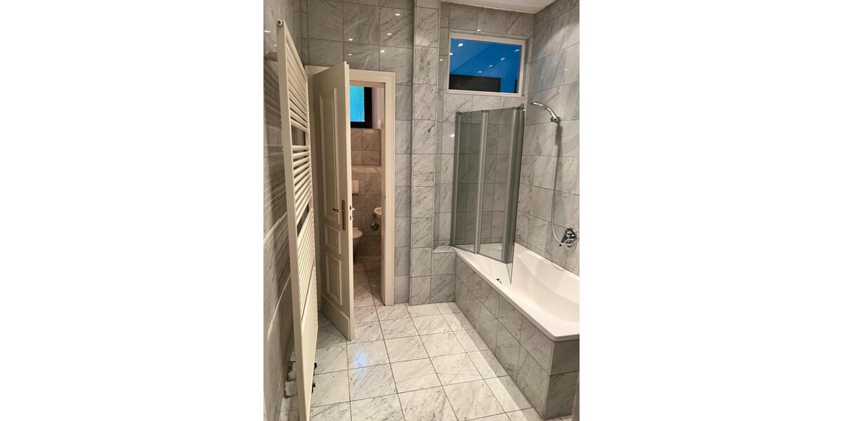 Hochparterre Stuttgart Stuttgart-Mitte - 5 Zimmer, 162 m&sup2;, 2.765&euro; | Angebot:26629228