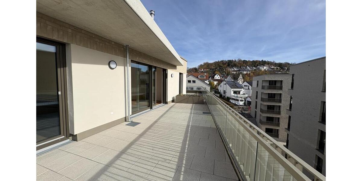 Dachgeschoßwohnung Leonberg - 4 Zimmer, 121 m&sup2;, 2.484&euro; | Angebot:23712507