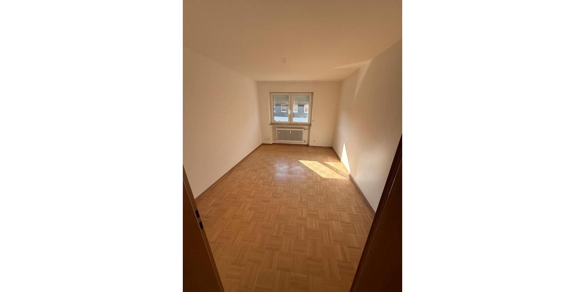 Etagenwohnung Winterbach - 4 Zimmer, 96 m&sup2;, 1.400&euro; | Angebot:27603004