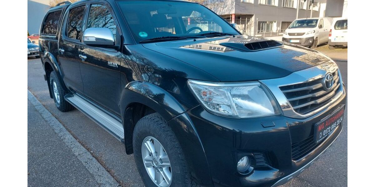 Toyota Hilux 282.524 km 15.999 &euro; Fellbach 70736