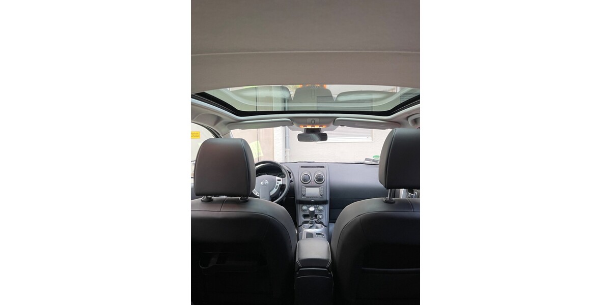 Nissan Qashqai 163.181 km 8.500 &euro; Stuttgart 70173