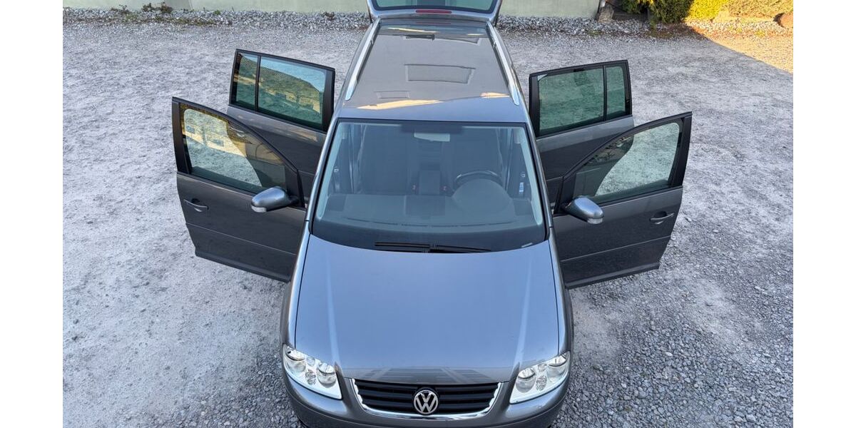 VW Touran 131.700 km 4.490 &euro; Böblingen 71032