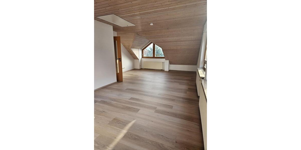 Dachgeschoßwohnung Ditzingen - 1.5 Zimmer, 37 m&sup2;, 680&euro; | Angebot:25621672