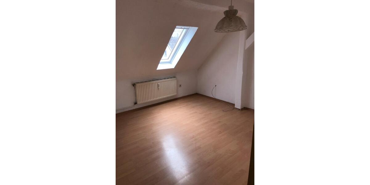 Dachgeschoßwohnung Kirchheim unter Teck - 4.5 Zimmer, 120 m&sup2;, 265.000&euro; | Angebot:23394841