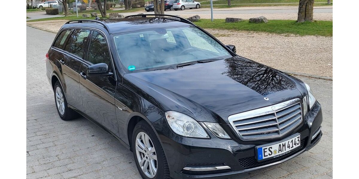 Mercedes-Benz 220 199.000 km 10.500 &euro; Owen 73277