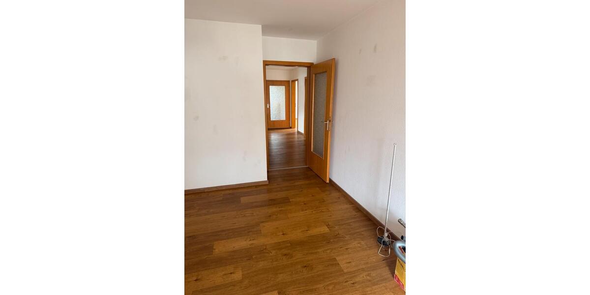 Etagenwohnung Kirchheim unter Teck - 4 Zimmer, 110 m&sup2;, 1.400&euro; | Angebot:25843405