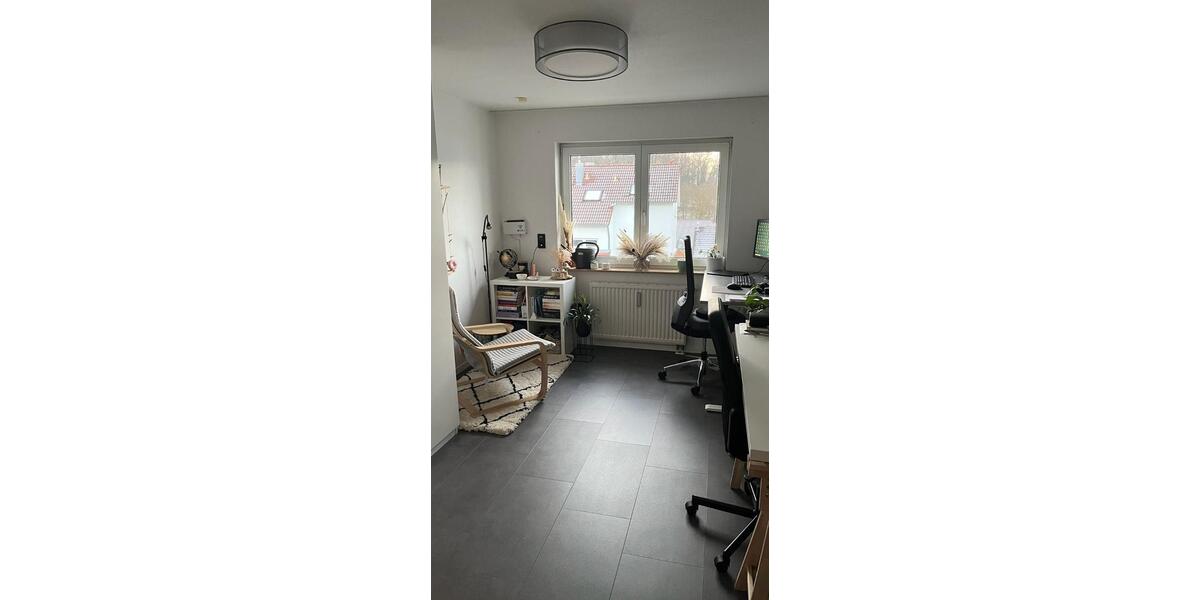 Etagenwohnung Remseck am Neckar - 3.5 Zimmer, 95 m&sup2;, 1.750&euro; | Angebot:25283995