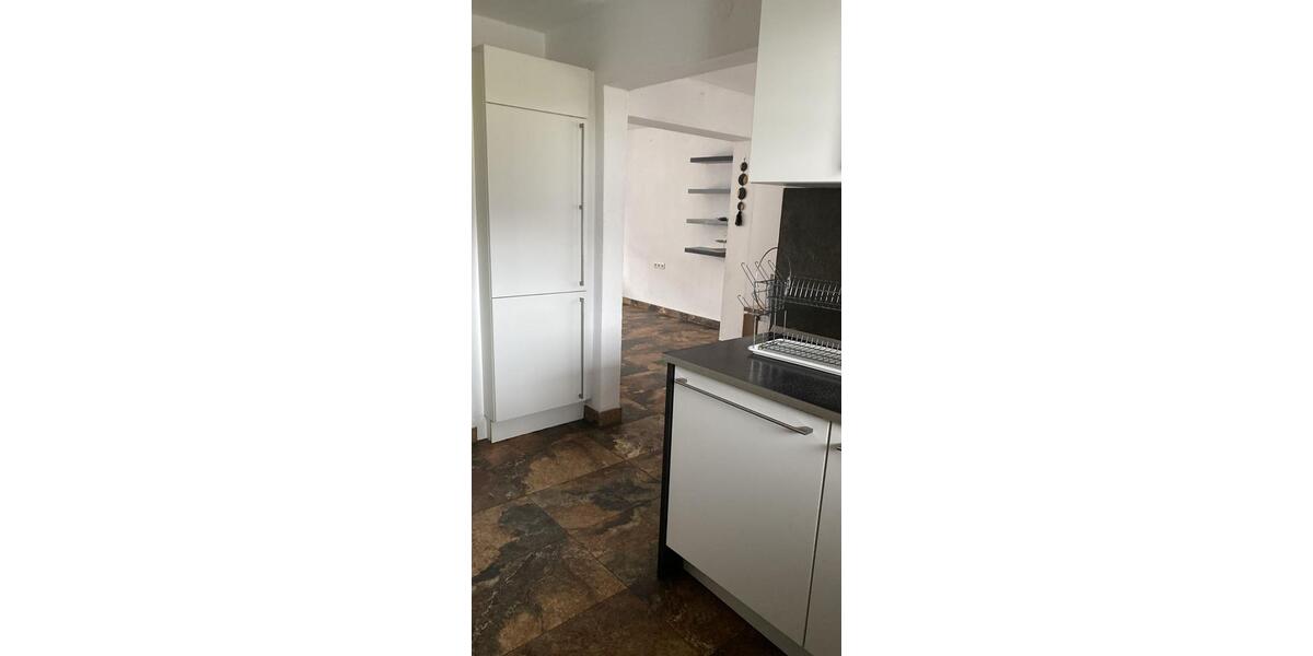 Erdgeschoßwohnung Neckartailfingen - 7 Zimmer, 180 m&sup2;, 1.700&euro; | Angebot:24813417