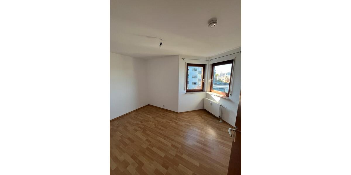 Dachgeschoßwohnung Kernen im Remstal - 3 Zimmer, 71 m&sup2;, 258.000&euro; | Angebot:26770357