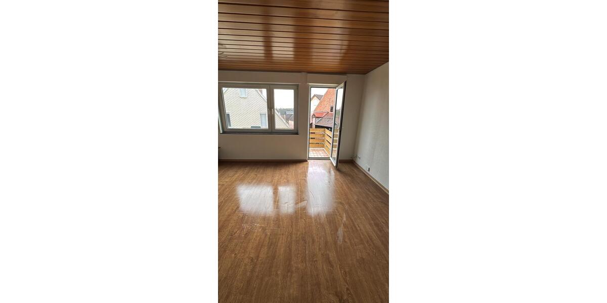 Etagenwohnung Sachsenheim - 3 Zimmer, 75 m&sup2;, 1.150&euro; | Angebot:26037934