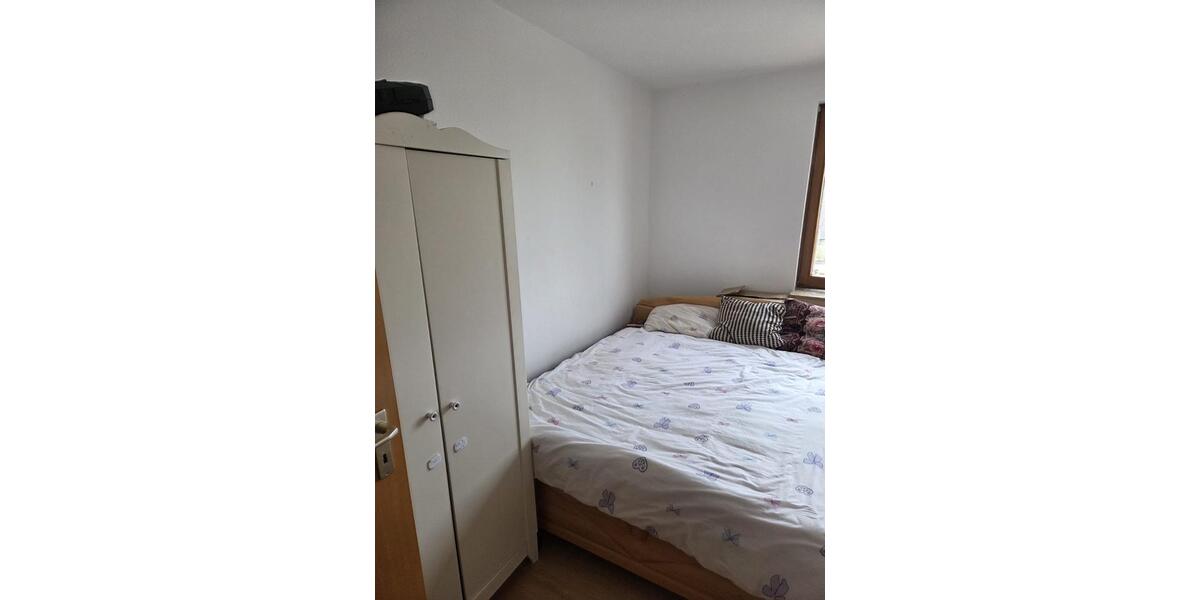 Etagenwohnung Leonberg - 2 Zimmer, 80 m&sup2;, 870&euro; | Angebot:24695375