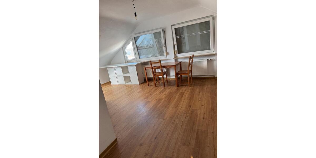 Dachgeschoßwohnung Stuttgart Feuerbach - 1 Zimmer, 29 m&sup2;, 1.000&euro; | Angebot:25881358