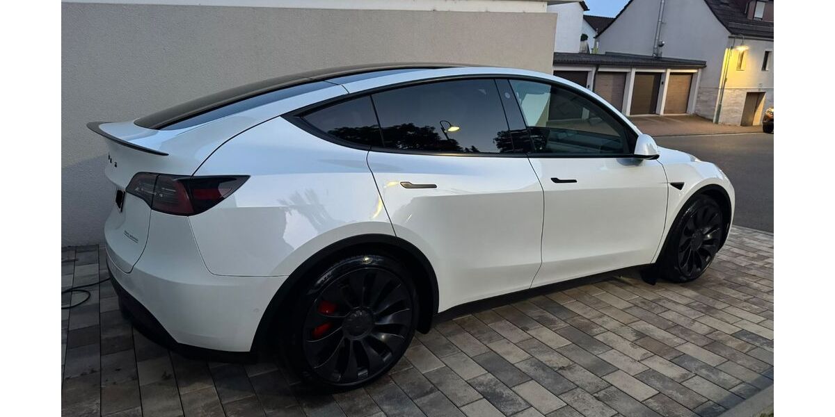 Tesla Model Y 79.000 km 35.990 &euro; Remseck am Neckar 71686