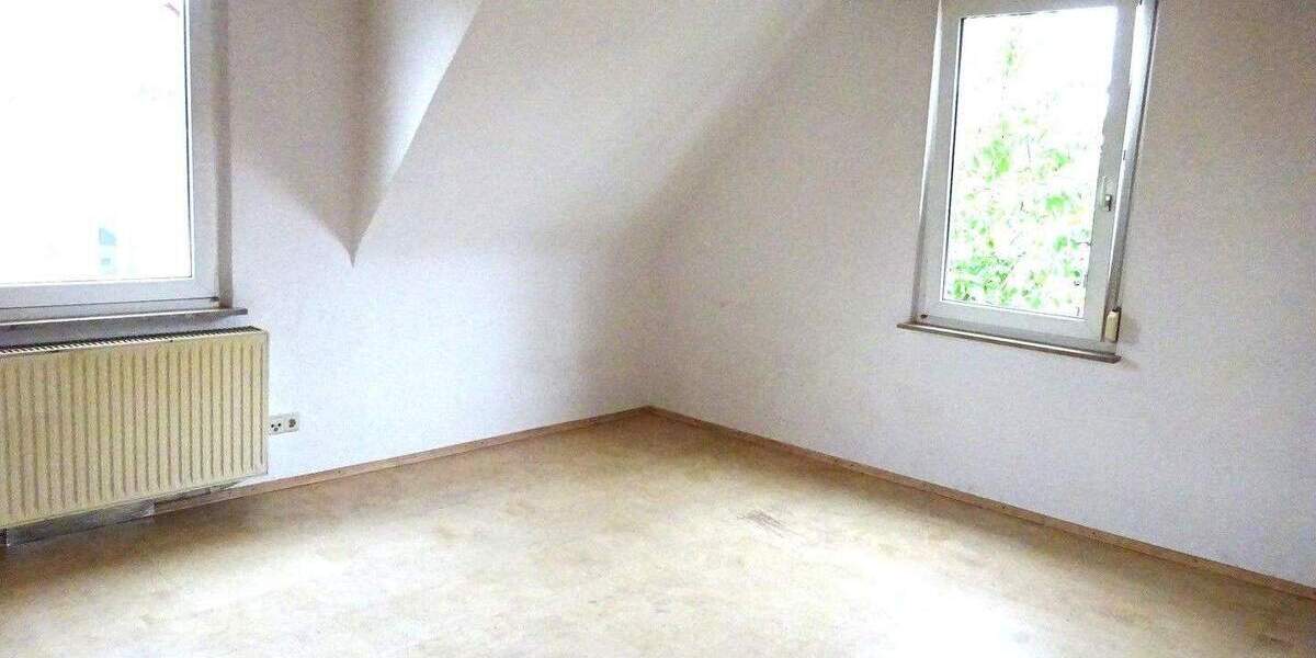 Einfamilienhaus Esslingen am Neckar (Oberesslingen) Oberesslingen - 8 Zimmer, 183 m&sup2;, 629.000&euro; | Angebot:25760346