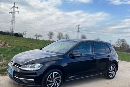 VW Golf 176.000 km 9.300 &euro; Mühlhausen 70378