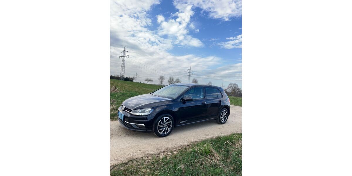 VW Golf 176.000 km 9.300 &euro; Mühlhausen 70378