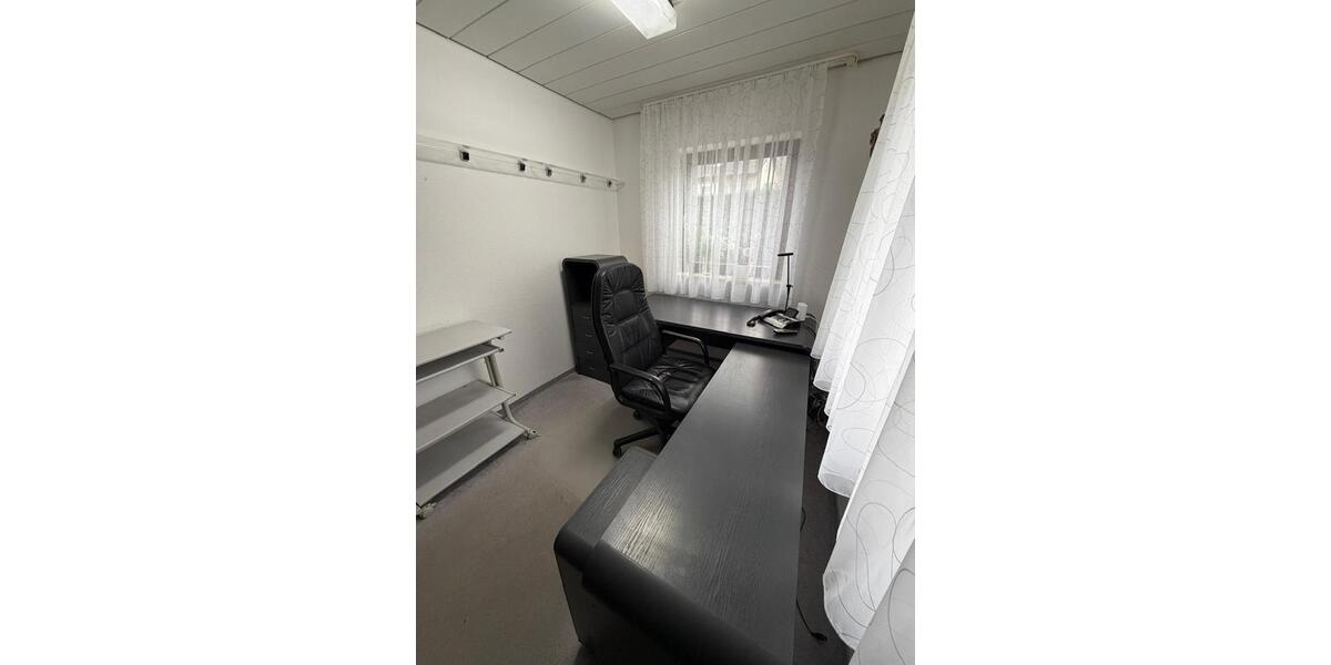 Doppelhaushälfte Sindelfingen Sindelfingen (Stadt) - 6 Zimmer, 240 m&sup2;, 2.650&euro; | Angebot:25975647