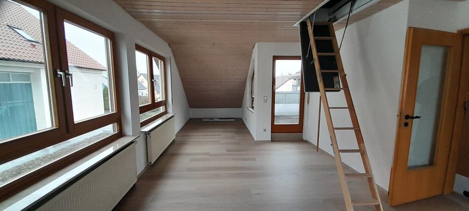 Dachgeschoßwohnung Ditzingen - 1.5 Zimmer, 37 m&sup2;, 680&euro; | Angebot:25621672