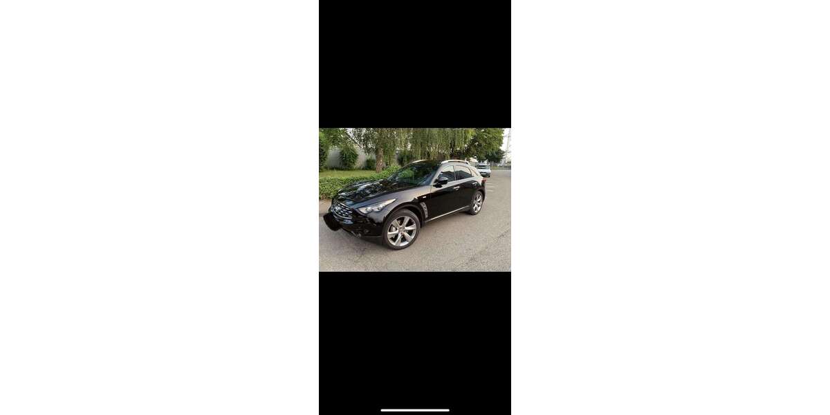 INFINITI FX 220.270 km 8.000 &euro; Untergruppenbach 74199