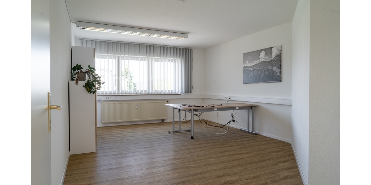 Sieben Räume - Von der Geschäftsleitung bis zum Teamraum – Aufteilung nach Ihrem Bedarf - Gewerbeobjekt Winterbach | Angebot:27531623
