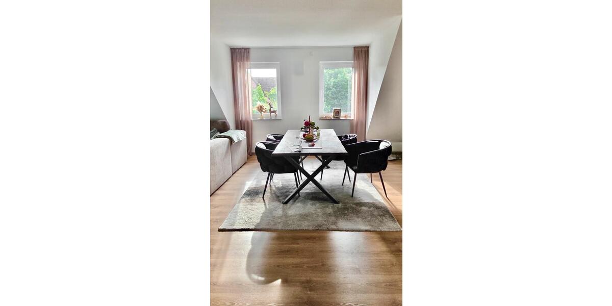 Dachgeschoßwohnung Backnang - 4.5 Zimmer, 112 m&sup2;, 1.790&euro; | Angebot:25875393