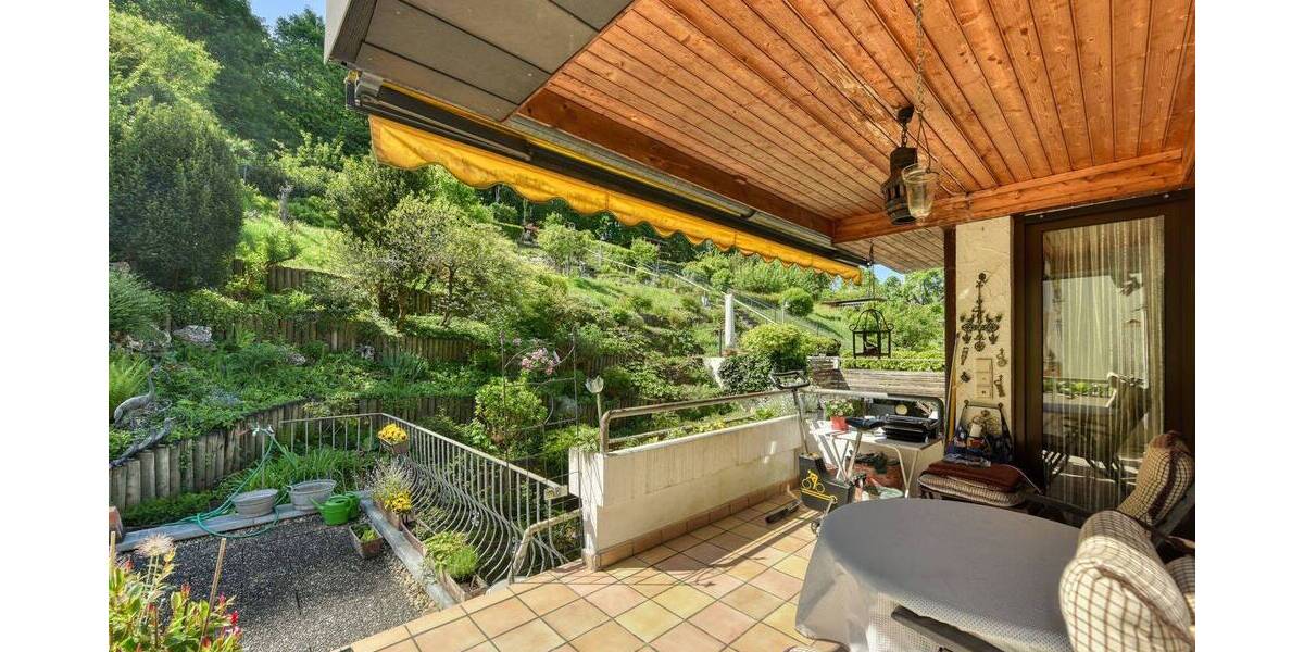 Mehrfamilienhaus, Wohnhaus Stuttgart Ost - 9 Zimmer, 256 m&sup2;, 980.000&euro; | Angebot:25670990