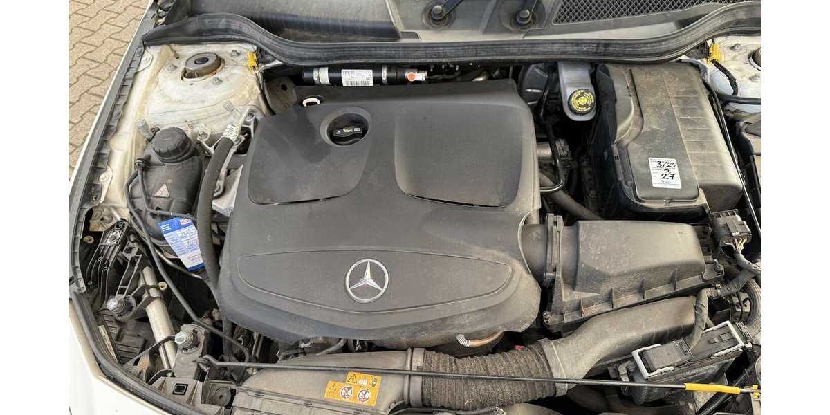 Mercedes-Benz CLA 180 Shooting Brake AMG Line PEAK 98.000 km 16.750 &euro; Schorndorf 73614
