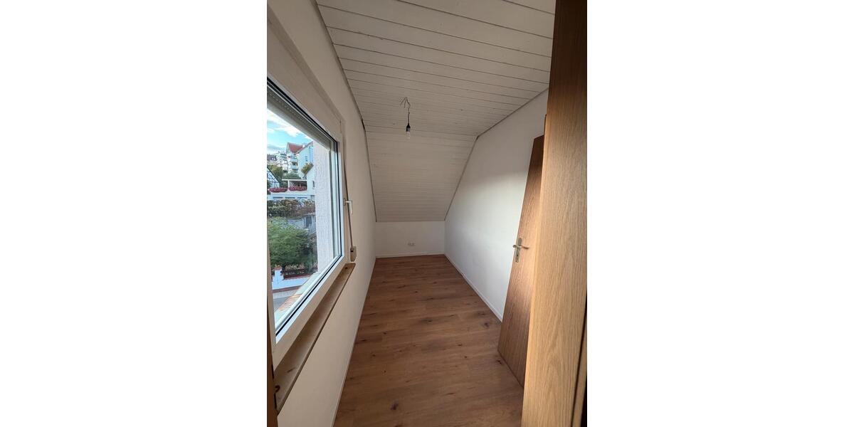 Etagenwohnung Denkendorf - 5 Zimmer, 120 m&sup2;, 1.500&euro; | Angebot:27553329