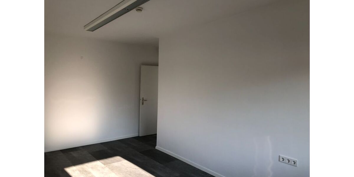 Verkehrsgünstige, repräsentative Büroeinheit Büro provisionsfrei - Gewerbeobjekt Remshalden | Angebot:27463351
