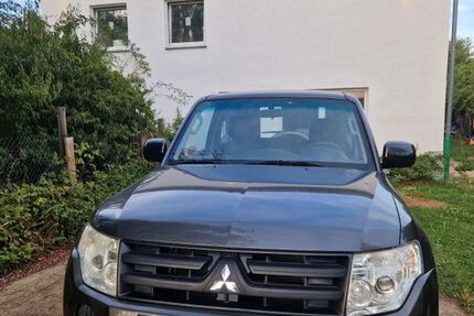 Mitsubishi Pajero 162.000 km 12.900 &euro; Hochdorf 73269