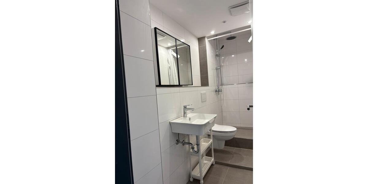 Hochparterre Leinfelden-Echterdingen Echterdingen - 10 Zimmer, 240 m&sup2;, 520&euro; | Angebot:25924863